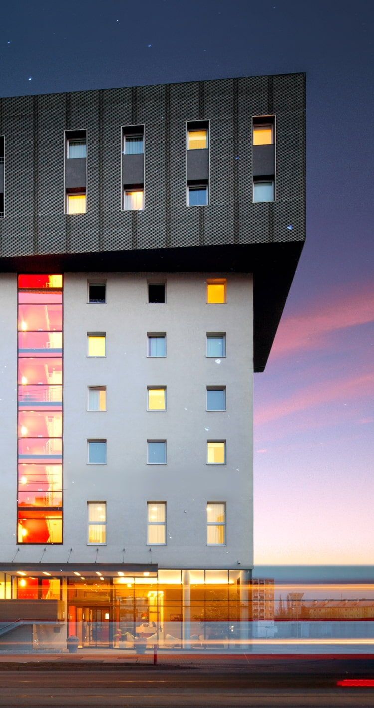 'Věříme, že firemní akce, pracovní cesta i výlet za rodinou či přáteli mají jedno společné. Skvělý hotel, na který se můžete spolehnout.'